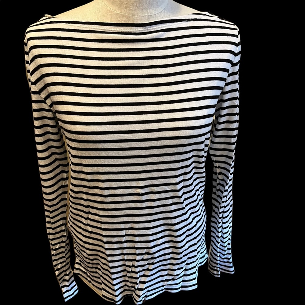 Gap long sleeve t-shirt